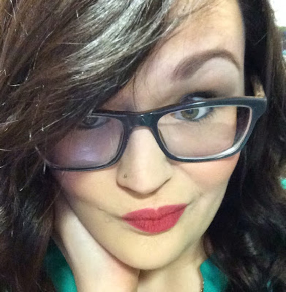 Meet your Posher, Allison - Picture 1 of 1